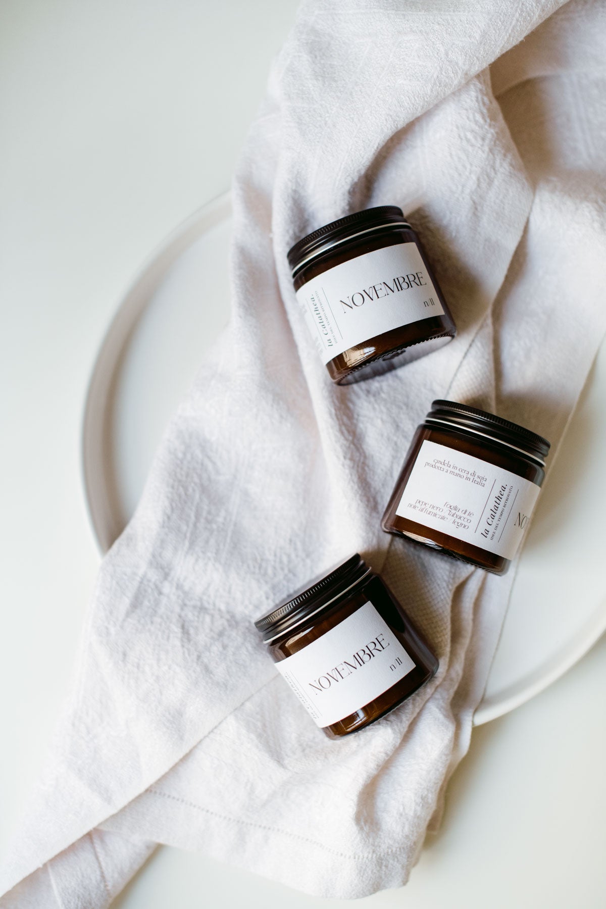 Candela in cera di soia Novembre - La Calathea