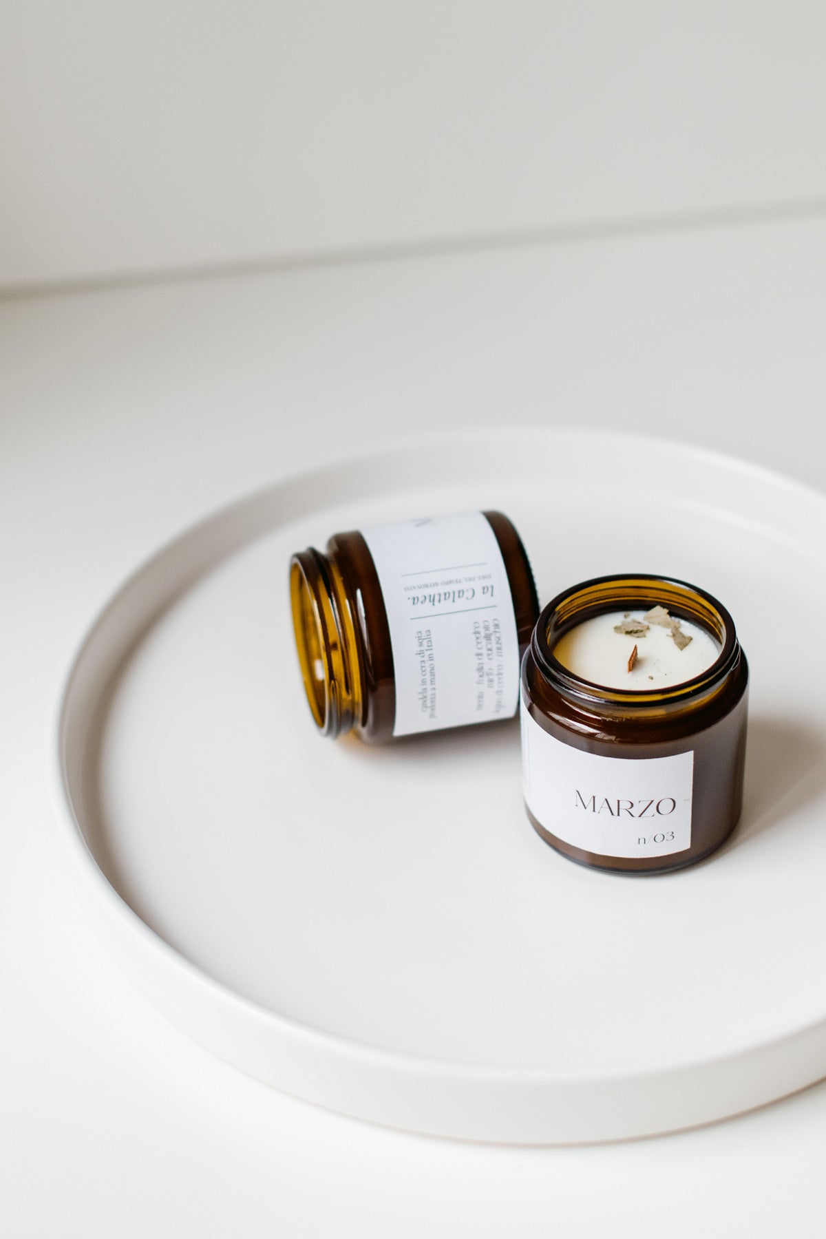 Candela in cera di soia Marzo - La Calathea