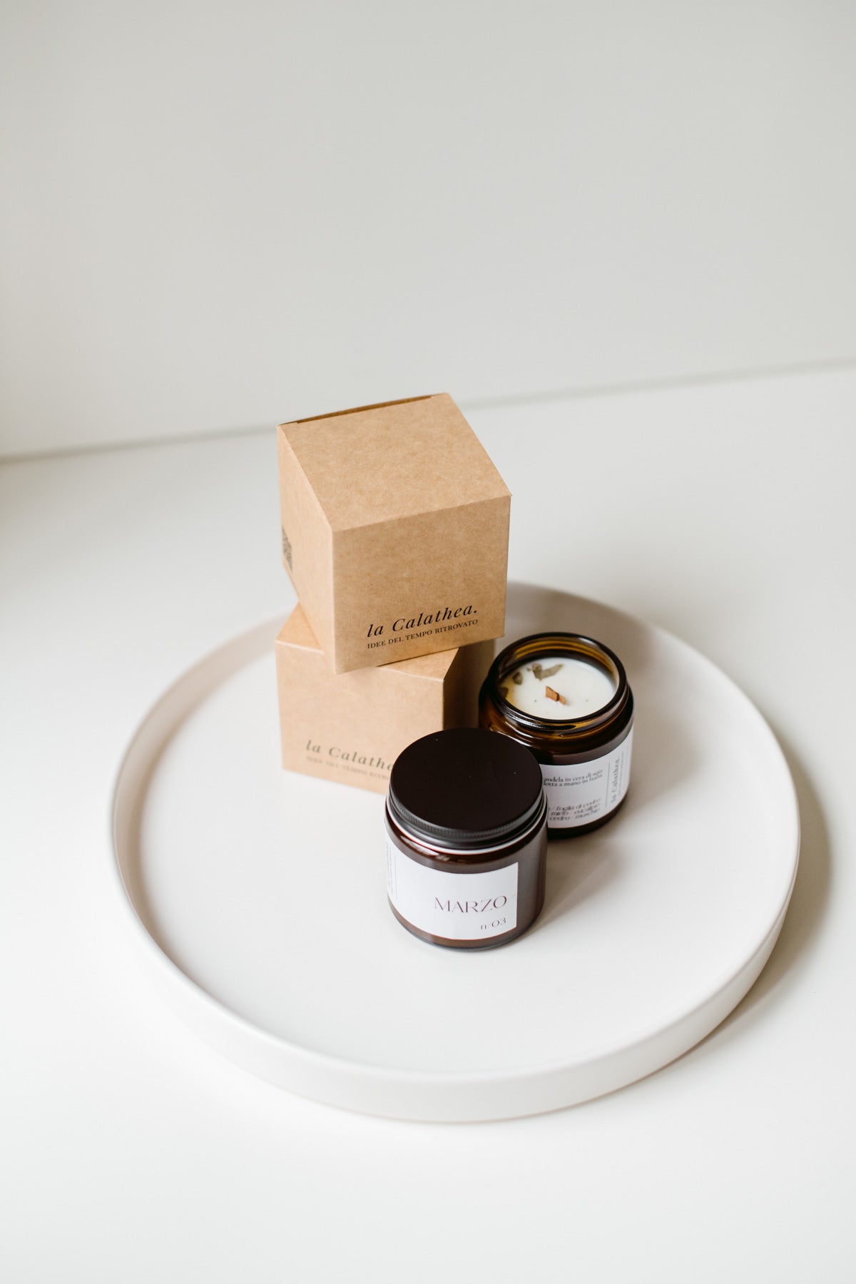 Candela in cera di soia Marzo - La Calathea