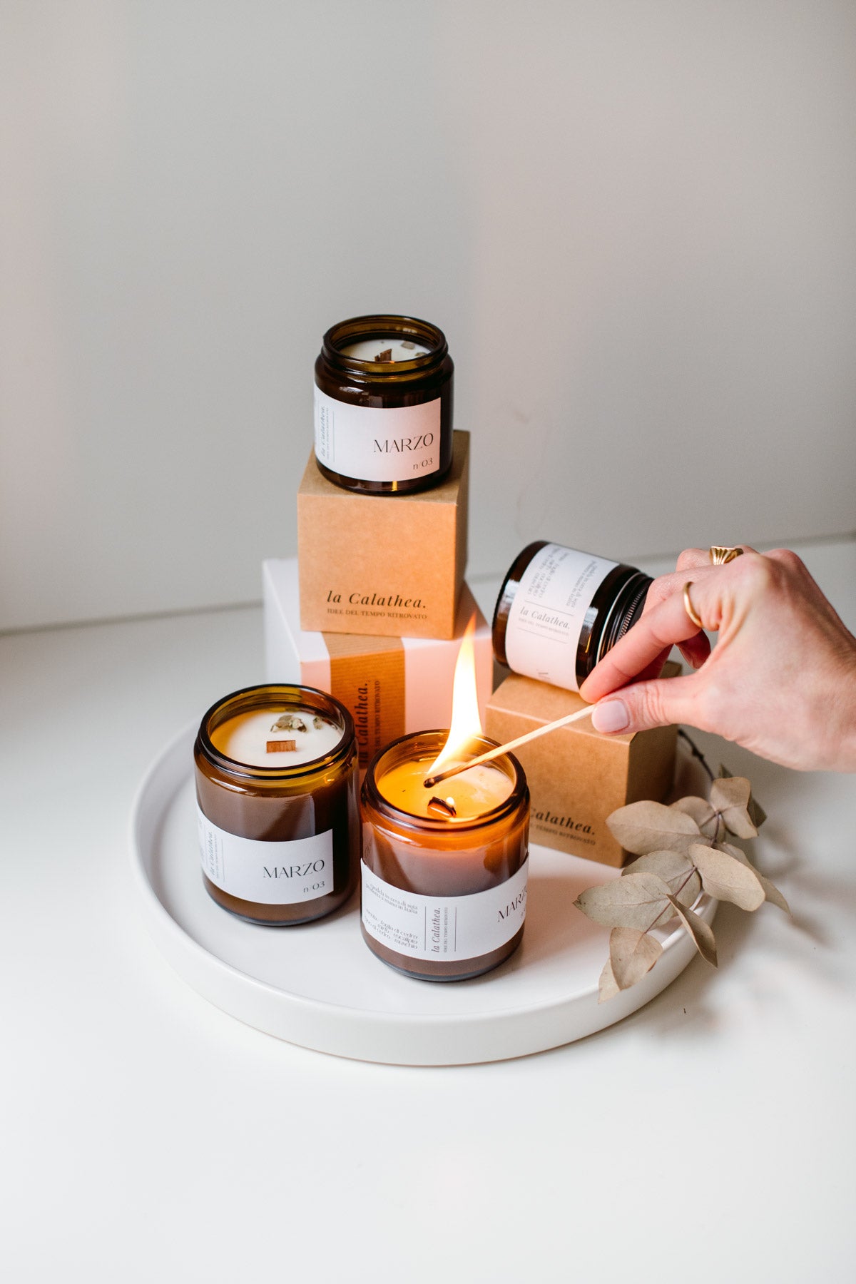 Candela in cera di soia Marzo - La Calathea