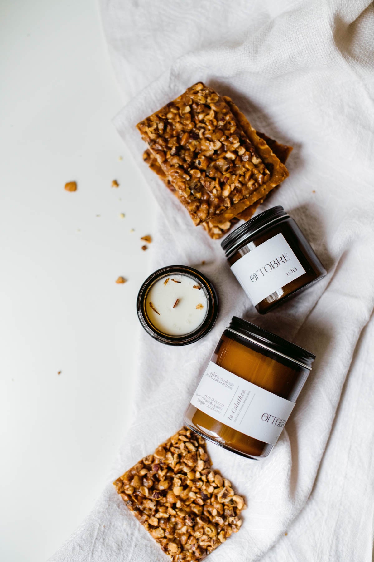 Candela in cera di soia Ottobre - La Calathea