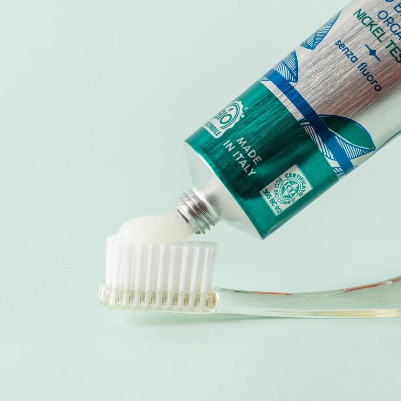 Officina Naturae Dentifricio menta tubetto in alluminio